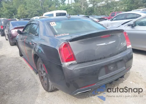 2016 Chrysler 300 Anniversary Edition z USA, uszkodzony, nr VIN 2C3CCAAG3GH224489